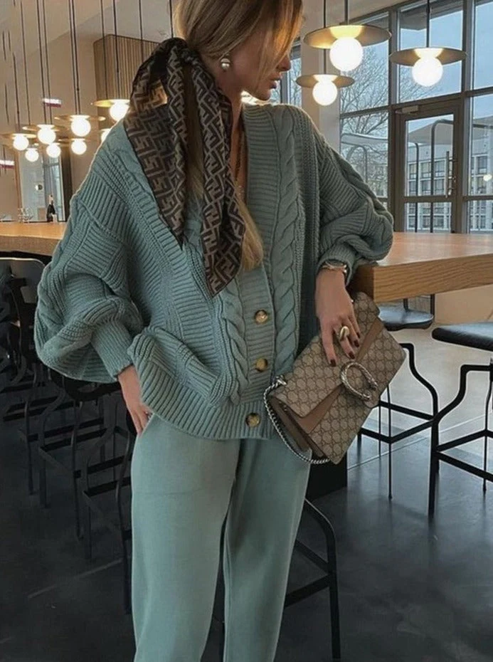 Women’s Knitwear Set – Wool Blend – Relaxed Fit Cardigan – Tapered Elastic Waist Pants