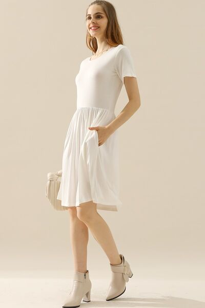 Women's Casual Dress - Round Neck - Short Sleeve - Knee-Length A-Line with Pockets