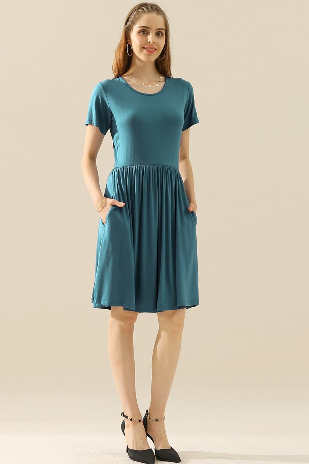 Women's Casual Dress - Round Neck - Short Sleeve - Knee-Length A-Line with Pockets