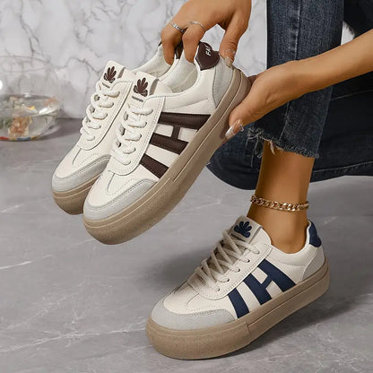 Women's Casual Sneakers - Low-Top Lightweight - Platform Sole - Lace-Up Comfortable