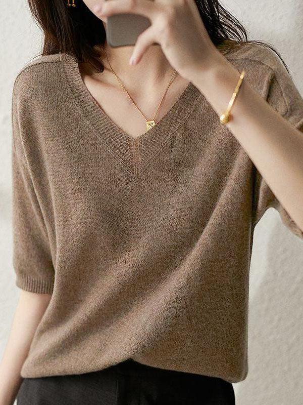 Women's v-neck five-point sleeves sweater