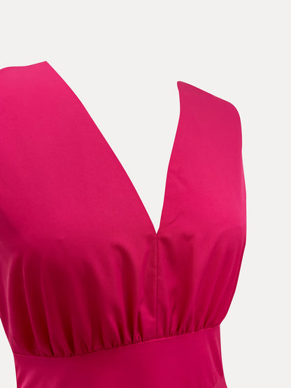 Sleeveless v-neck maxi dress with flattering waistband for women