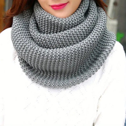 Women's elegant wool round scarf