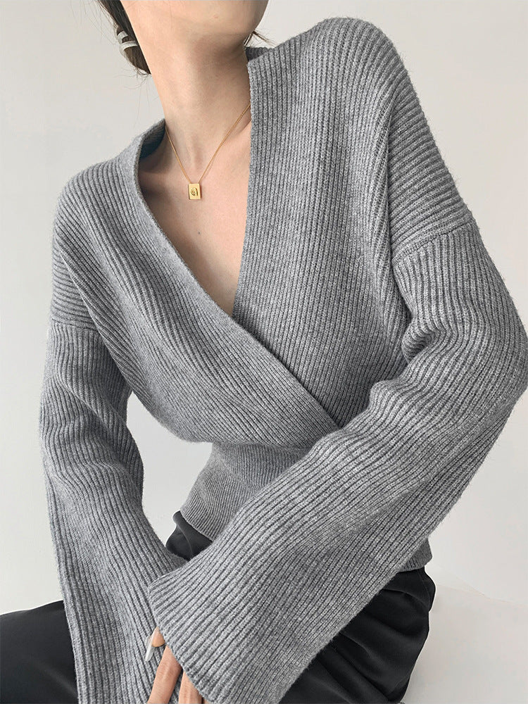 Women's elegant crossed v-neck wrap knitted sweater