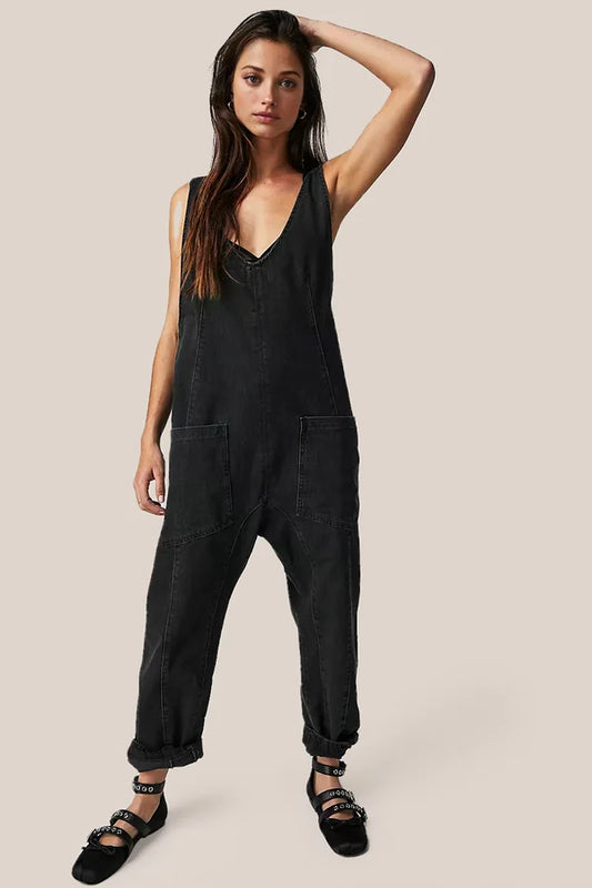 Loose Fit Sleeveless Lightweight Jumpsuit With Pockets