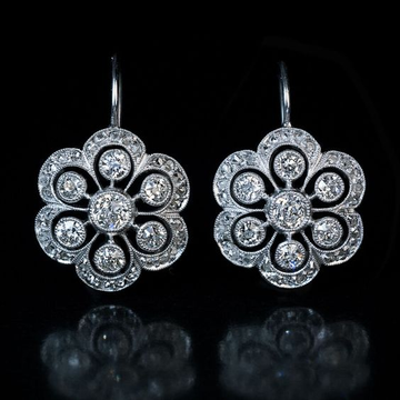 Elegant vintage crystal mandala earrings