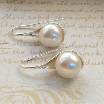 Elegant pearl earrings