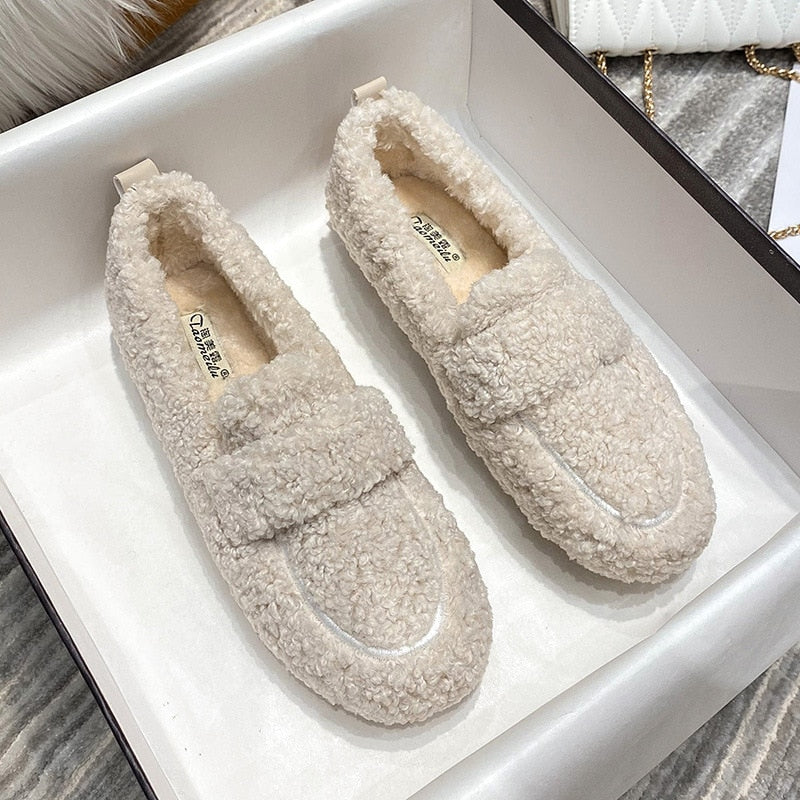 Warm slip-on loafers with platform for women