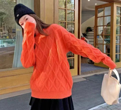 Women's elegant trendy sweater with diamond pattern