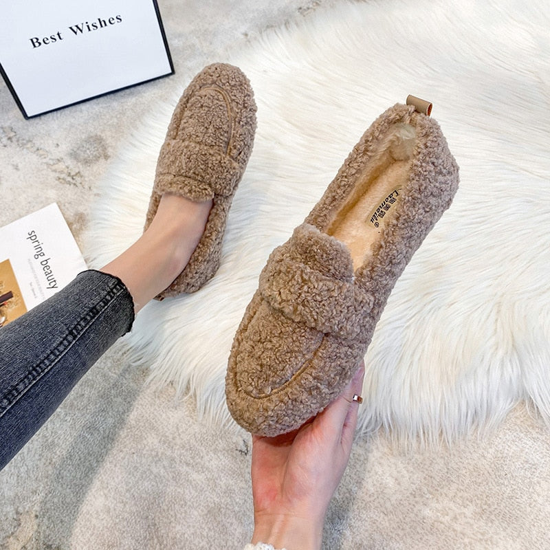Warm slip-on loafers with platform for women