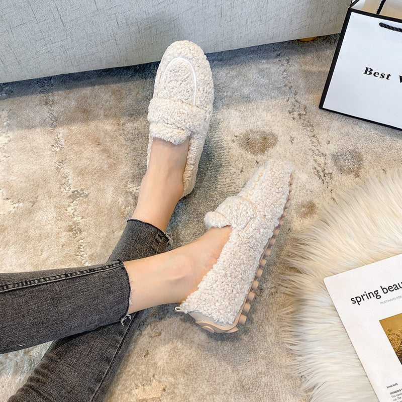 Warm slip-on loafers with platform for women