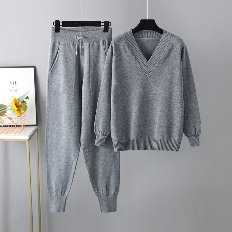 Women’s Two-Piece Lounge Set – V-Neck Sweater – Ribbed Harem Joggers – Relaxed Fit