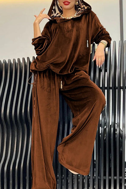 Women’s Two-Piece Loungewear Set – Oversized Hoodie with Drawstring – Wide Leg Pants – Plush Feel
