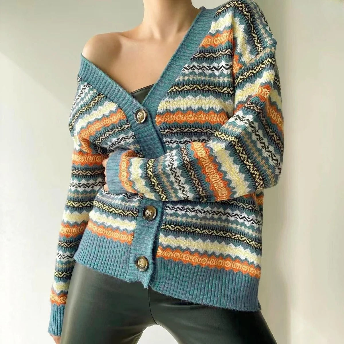 Women’s Cardigan – Relaxed Fit Knit – V-Neck – Button Front – Geometric Pattern