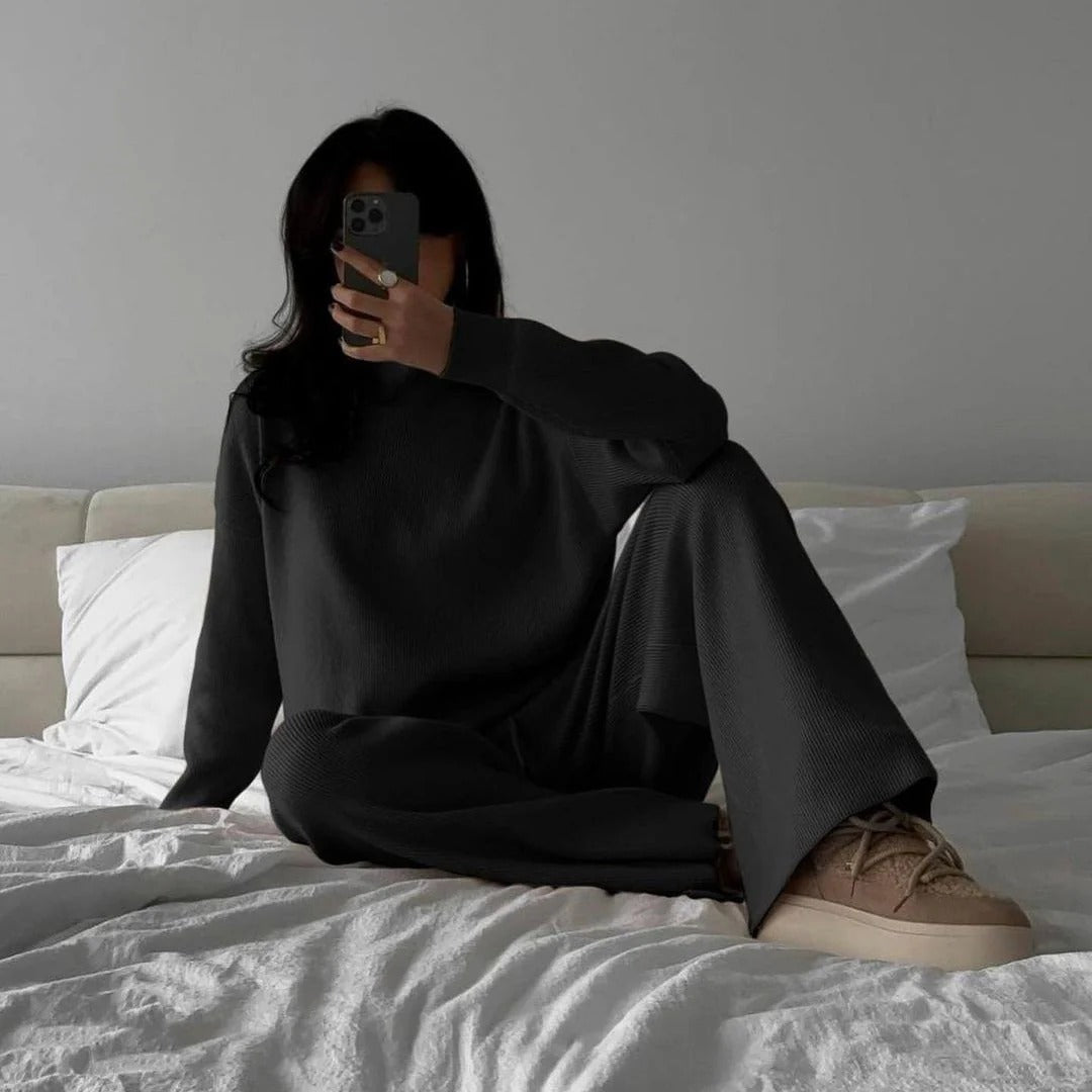 Women’s 2-Piece Loungewear Set – Oversized Fit – Ribbed Knit – High Neck – Side Slits