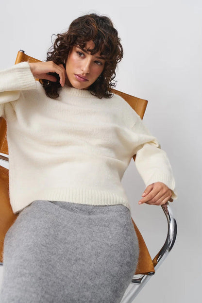 Women’s Pullover Sweater – Oversized Fit – Soft Wool Feel – Ribbed Hem and Cuffs