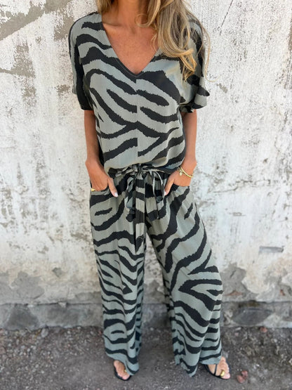 Women’s Two-Piece Set – V-Neck Short Sleeve Top and Wide-Leg Tie-Front Pants – Zebra Print