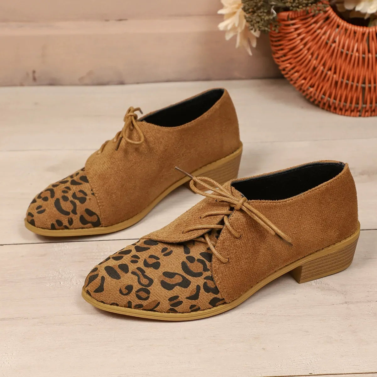 Textured Block Heel Lace-Up Shoes 