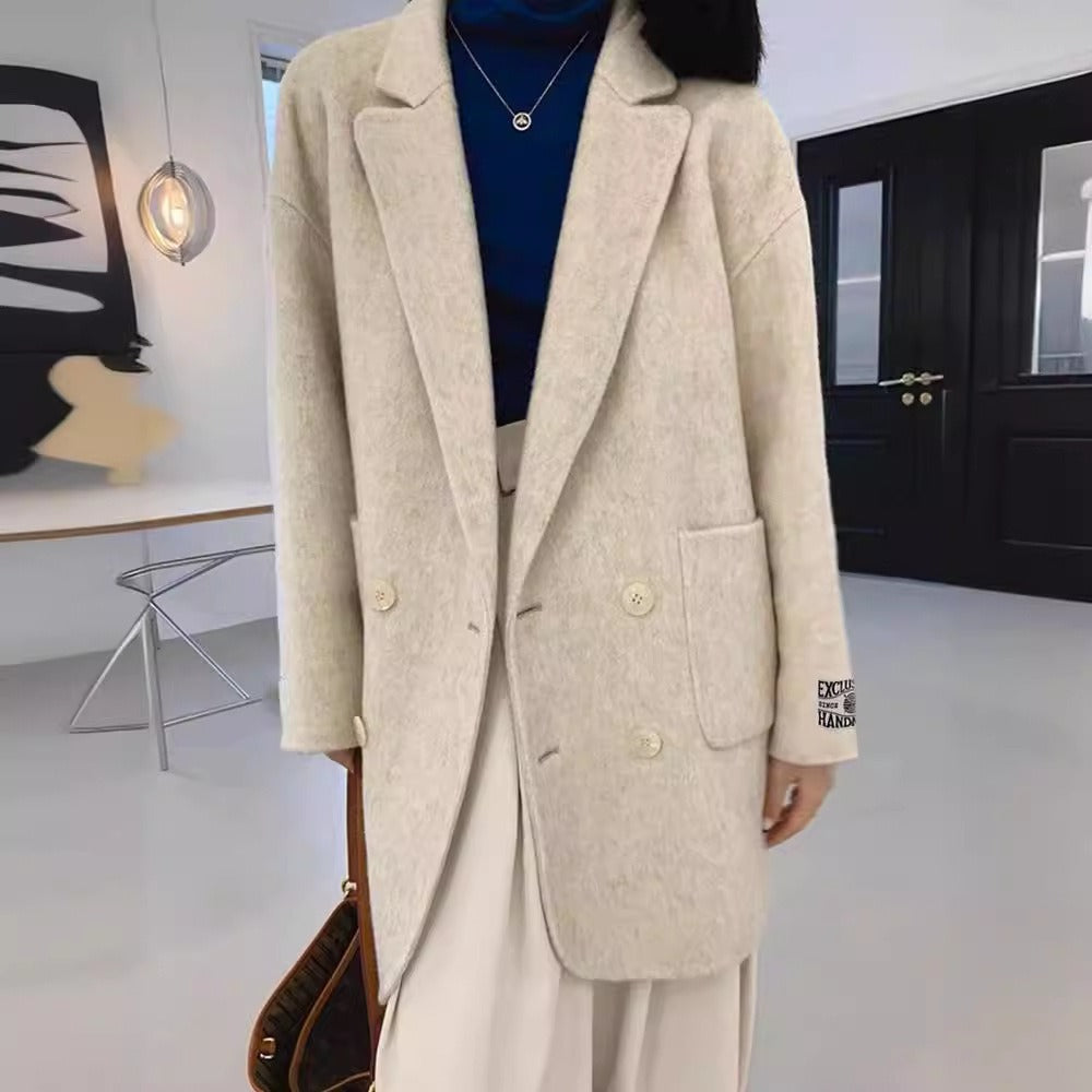 Women’s Wool Coat – Oversized Fit – Double-Breasted – Turn-Down Collar – Mid Length