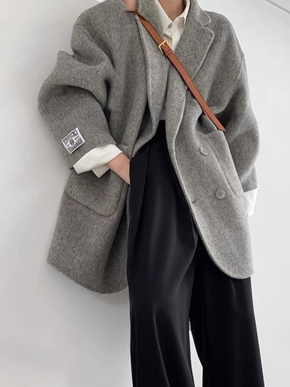 Women’s Wool Coat – Oversized Fit – Double-Breasted – Turn-Down Collar – Mid Length