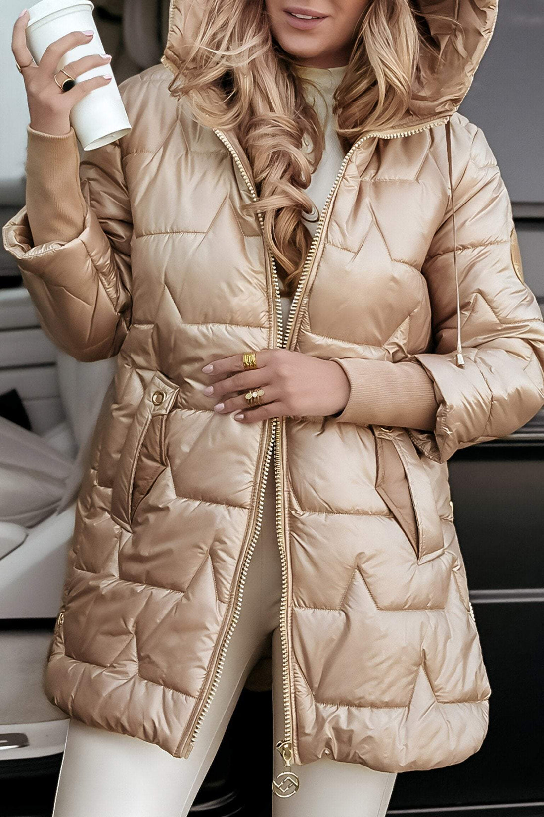 Elegant women's hooded jacket with zipper closure