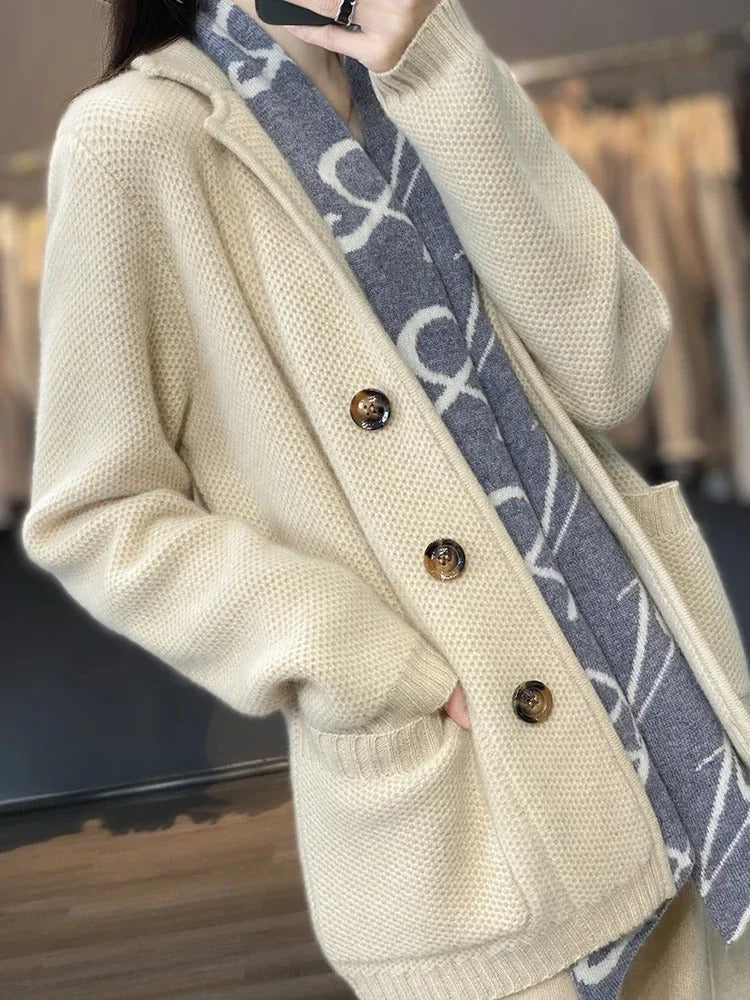 Women's comfortable knitted cardigan
