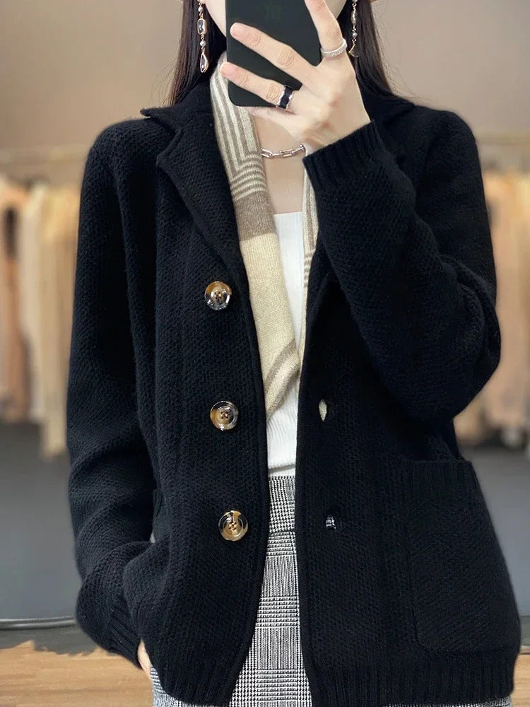 Women's comfortable knitted cardigan