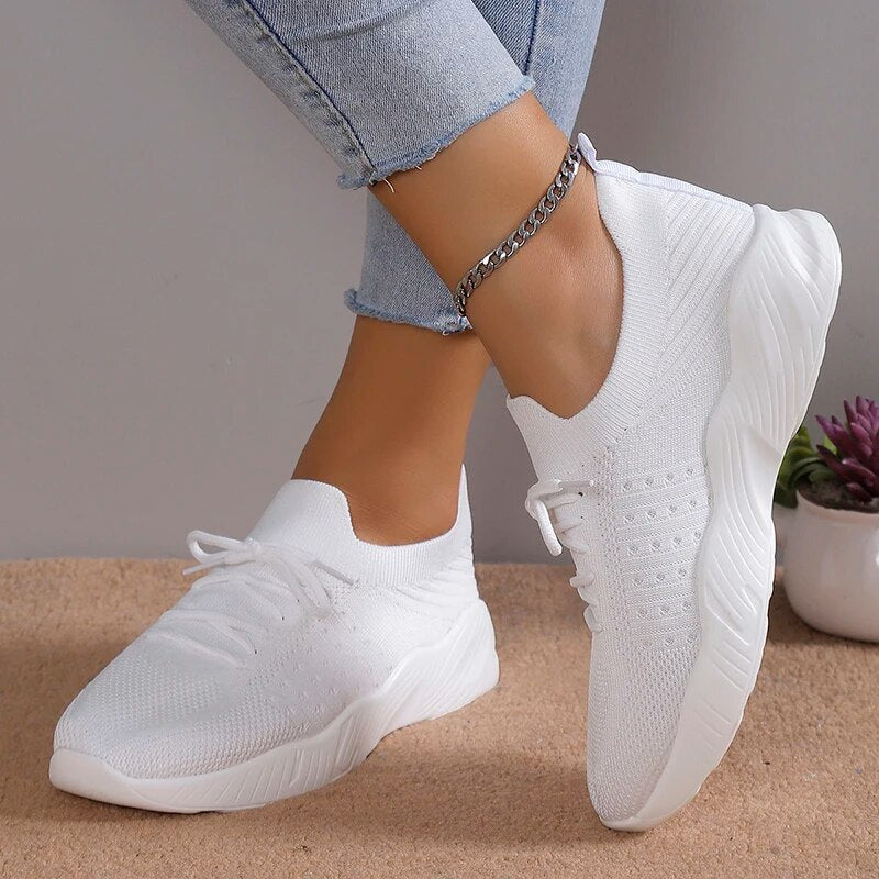 Women's breathable mesh front lace-up sneakers