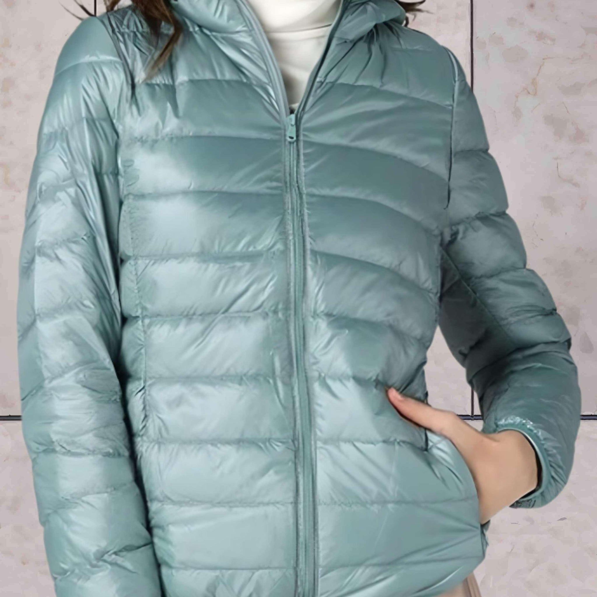 Elegant warm down jacket with hood for women