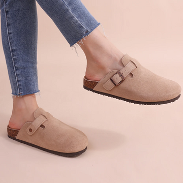 Slip-on mule slippers with adjustable buckle for women