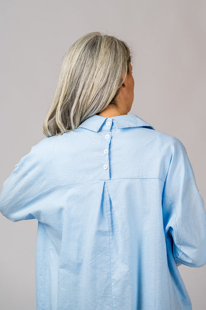 Women's Oversized Button-Down Shirt - Long Sleeve - Relaxed Fit - Mid-Thigh Length