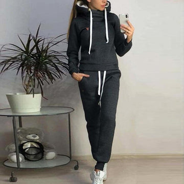 Women's comfortable warm sports jogging suit