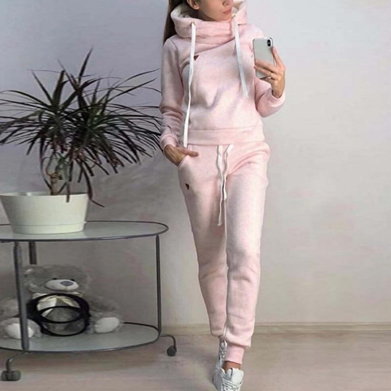 Women's comfortable warm sports jogging suit