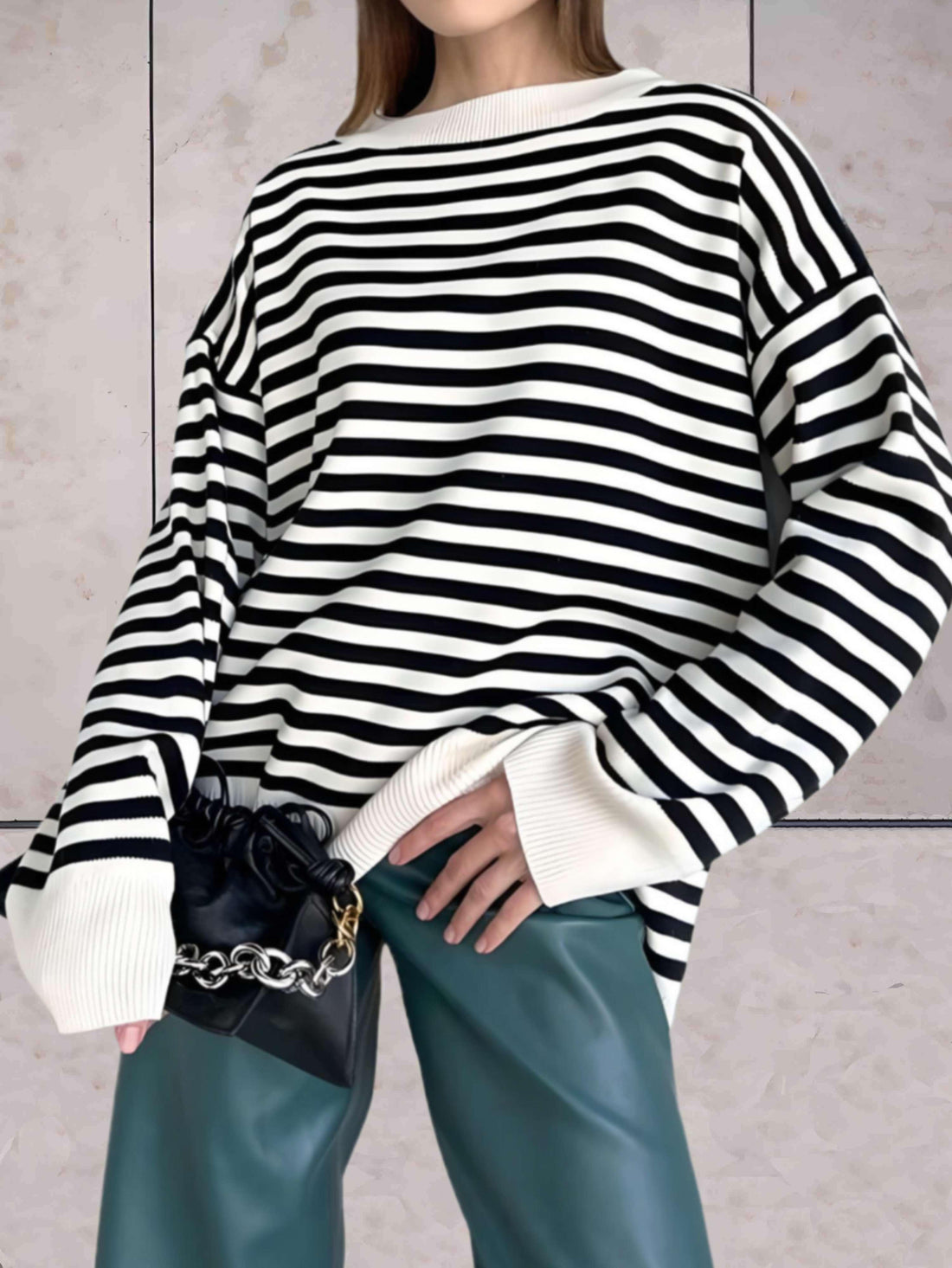 Women’s trendy oversized sweater with round neck