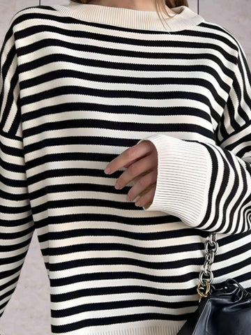 Women’s trendy oversized sweater with round neck