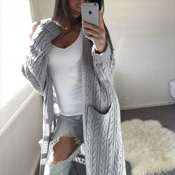 Women's relaxed warm knitted cardigan