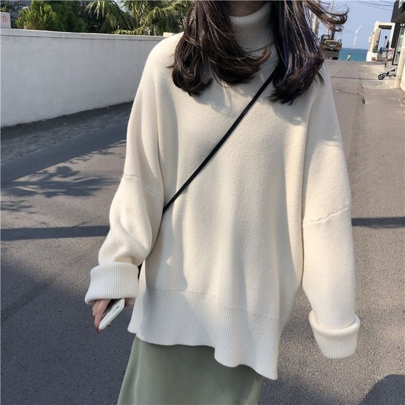 Women's cozy colneck sweater