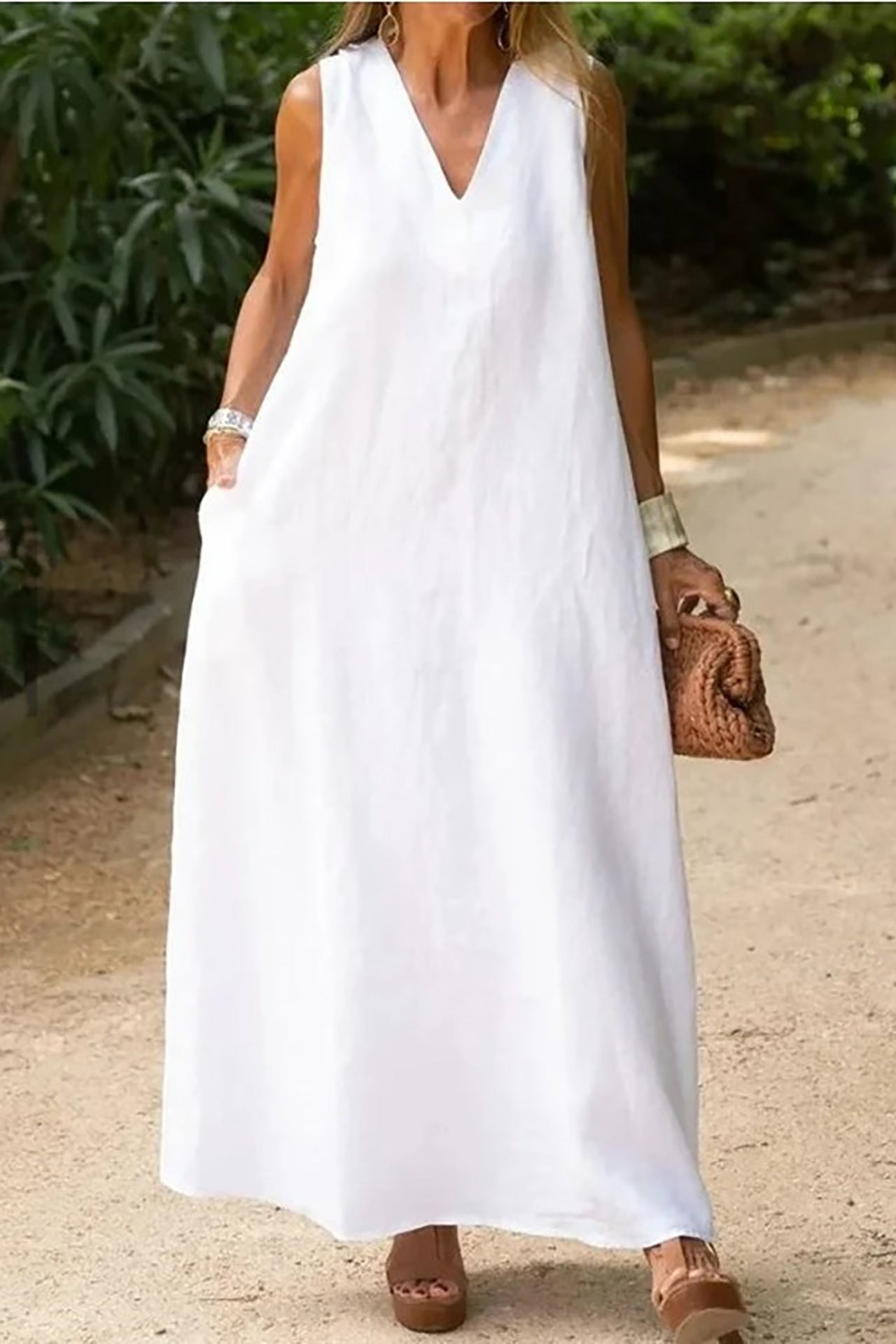Elegant Sleeveless Maxi Summer Dress